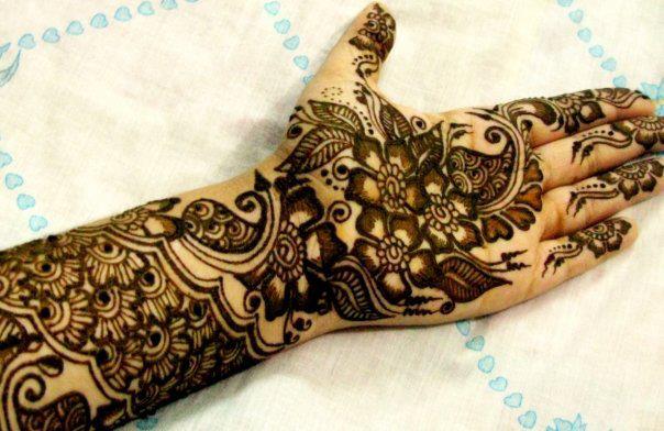 How to find the Latest Mehandi Designs