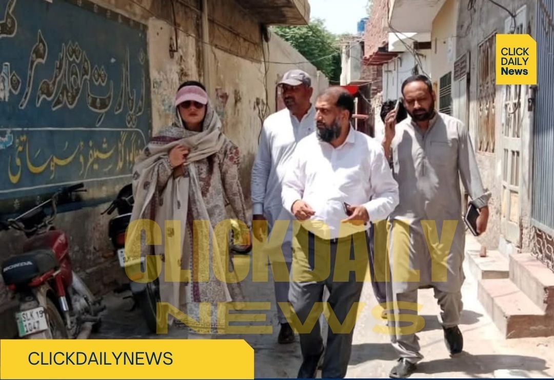 Assistant Commissioner Miss Nurjis Khatoon Jaffri Chichawatni Reviews Polio Campaign in Field Visit
