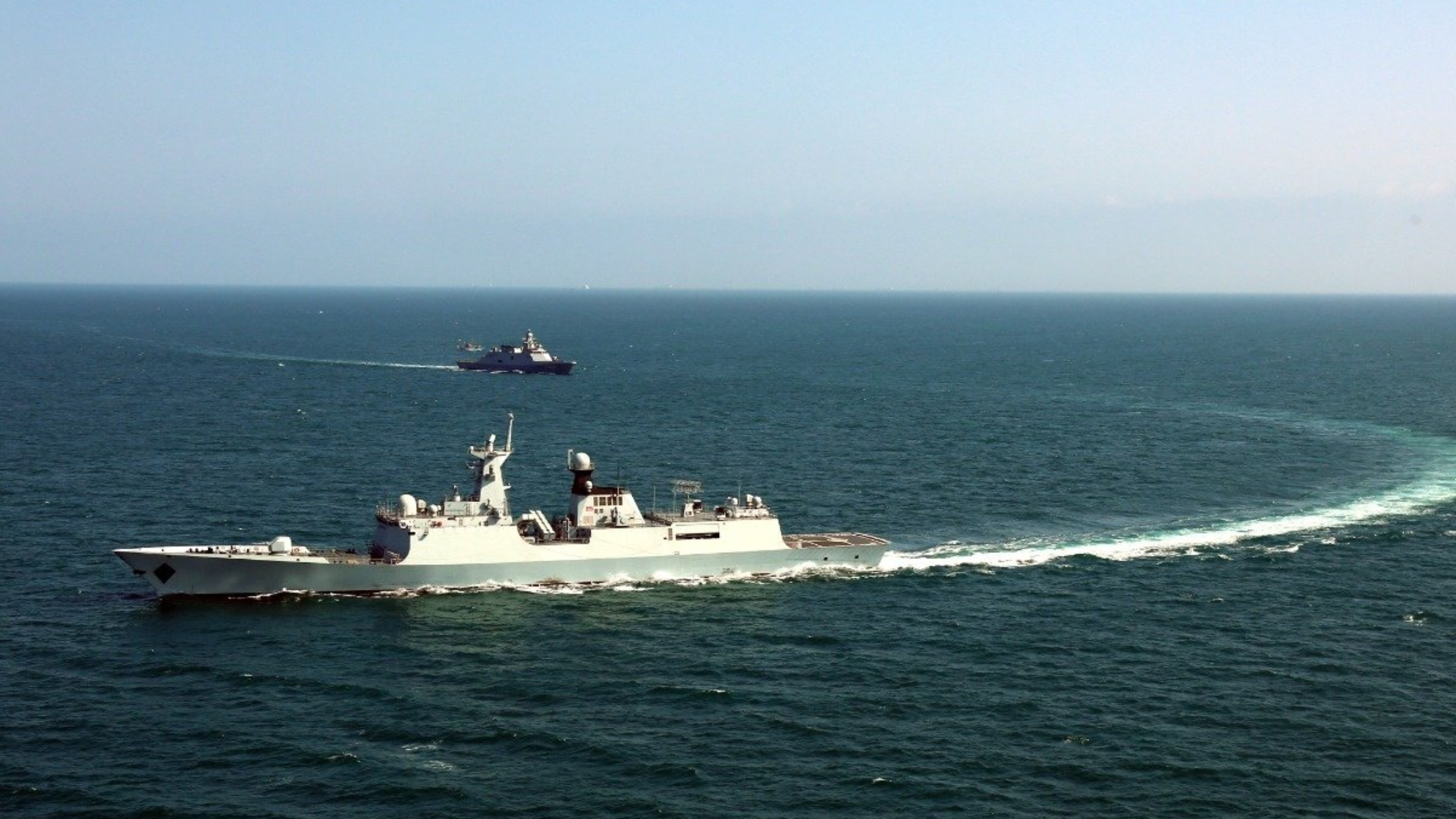 Pakistan Tanker Safely Transits Strait of Hormuz Amid Rising War Tensions