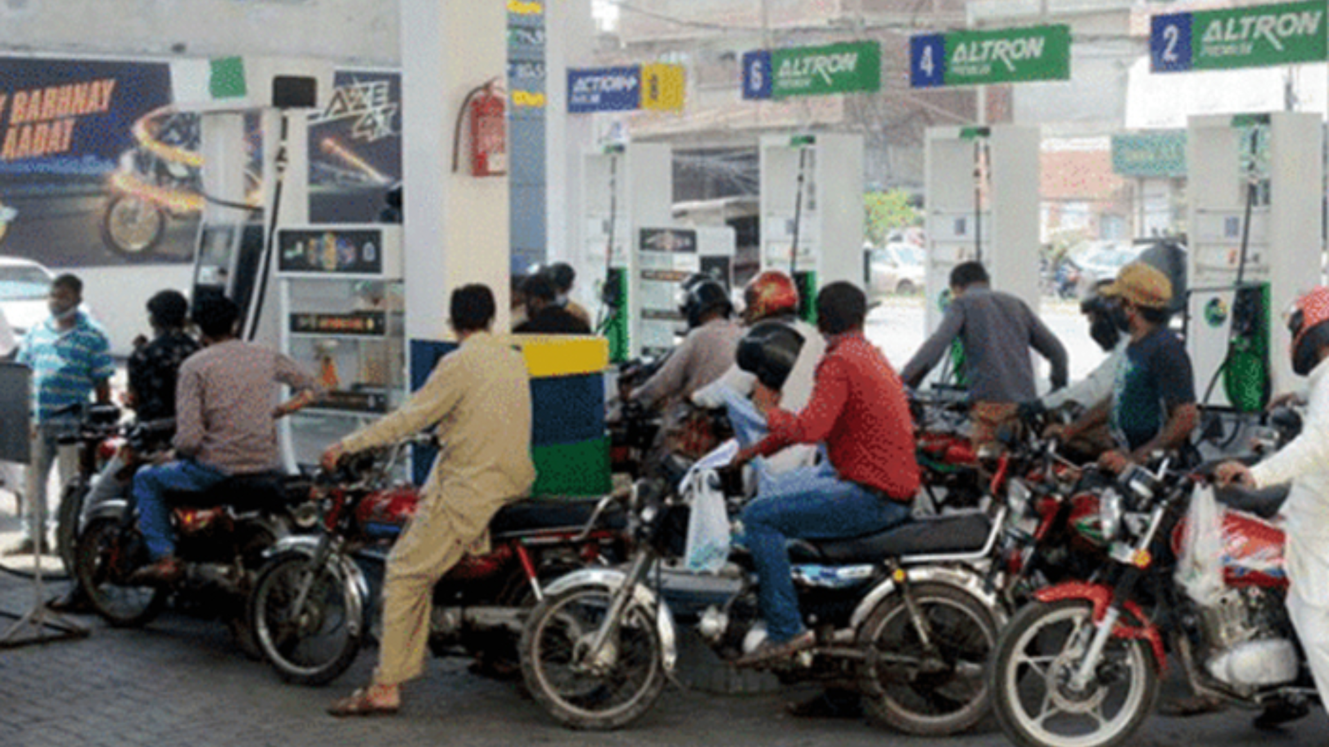 Senator Danesh Kumar has proposed allowing people in Balochistan to legally bring and sell Iranian petrol, saying it could reduce fuel prices to Rs 300 per litre.